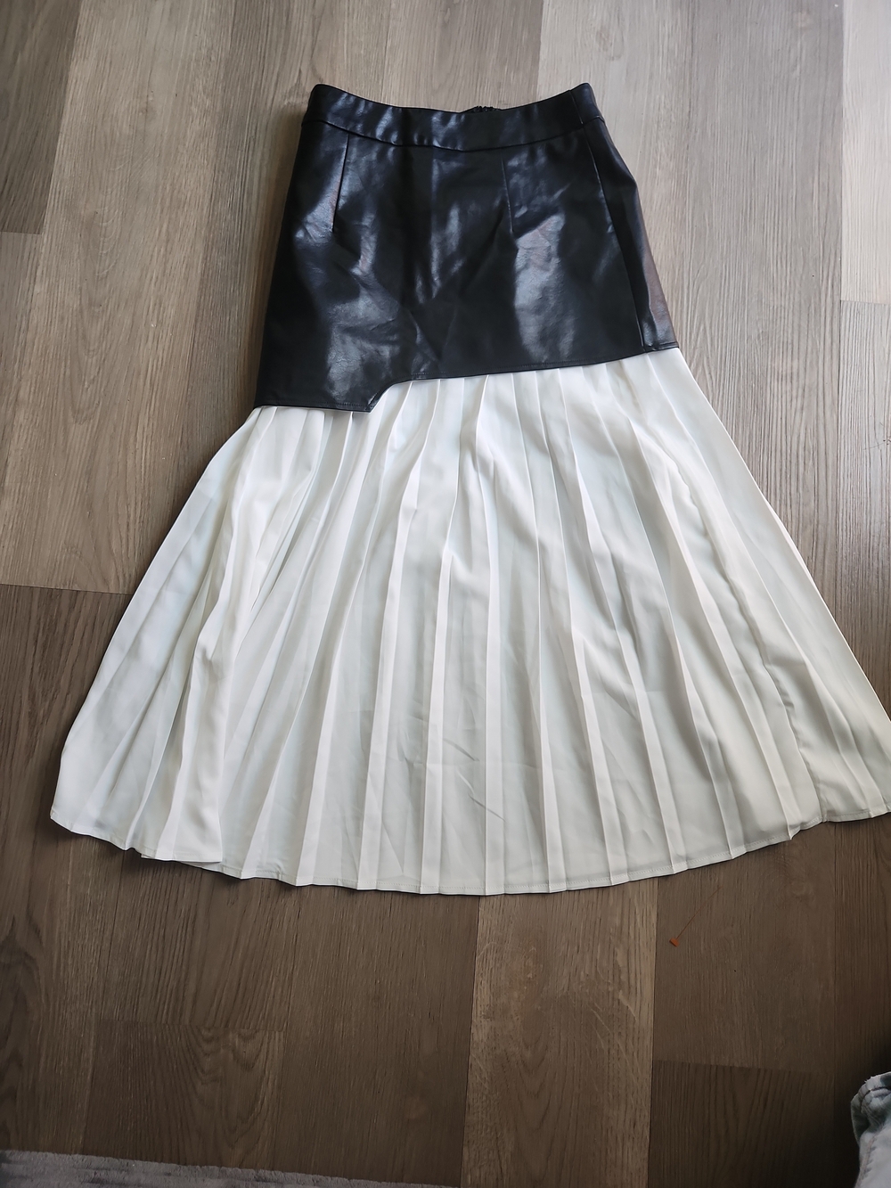 Commense Black Faux-Leather Top with White Pleated High-Low Skirt